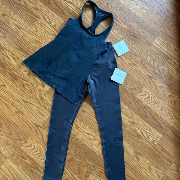 Beyond Yoga Heather Rib High Waisted Legging Navy Shine XS NWT - Picture 10 of 10